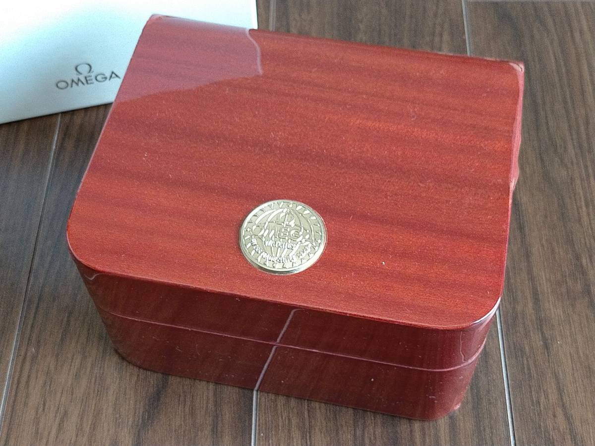 OMEGA　オメガ　時計空箱　ウォッチボックス　赤 1円～☆モ9☆OMEGA オメガ 腕時計 空箱 ウォッチ ケース 1円～ オメガ