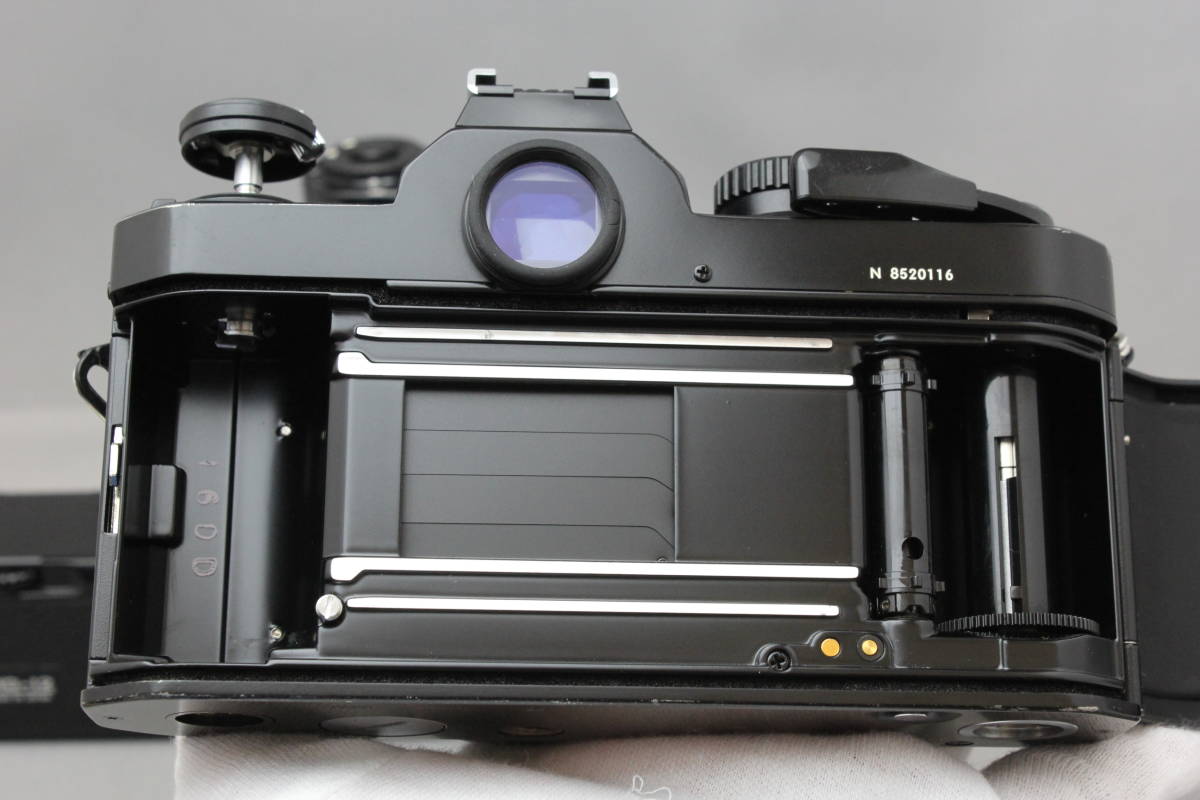□アキバカメラ□ ニコン（Nikon） New FM2 Body + MD-12 難あり品です