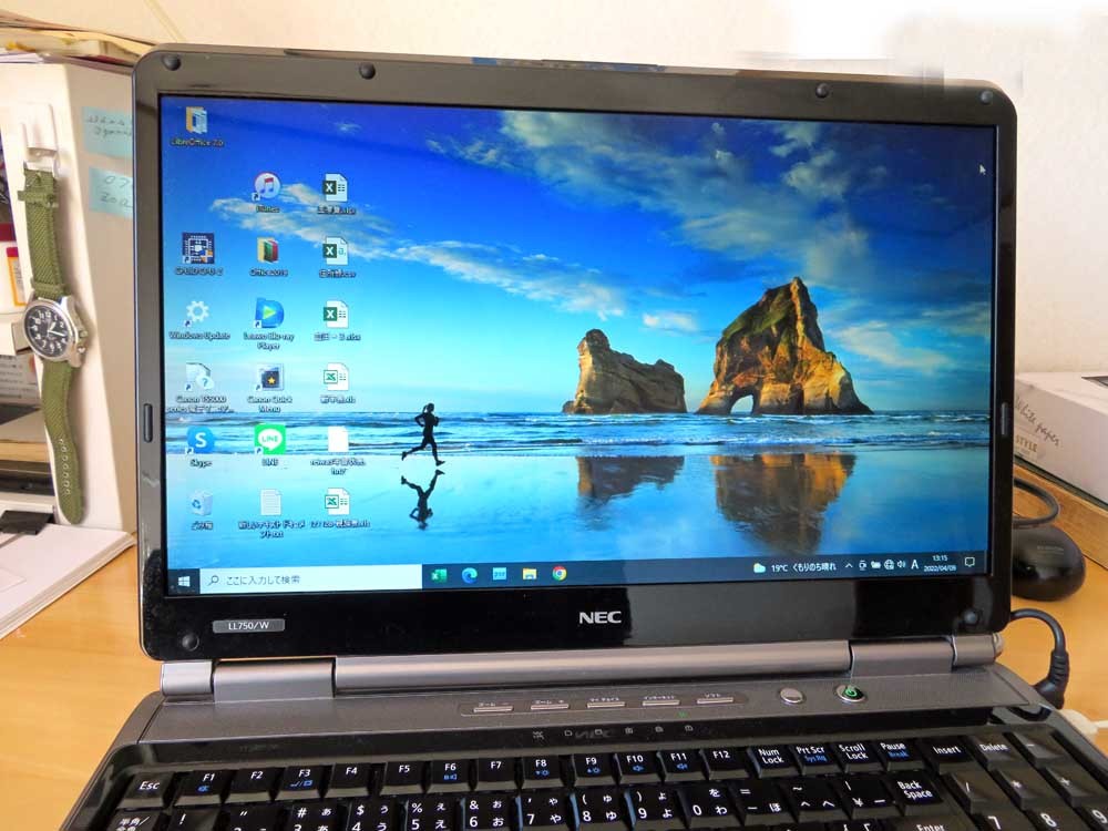 ノートパソコン LL750/W