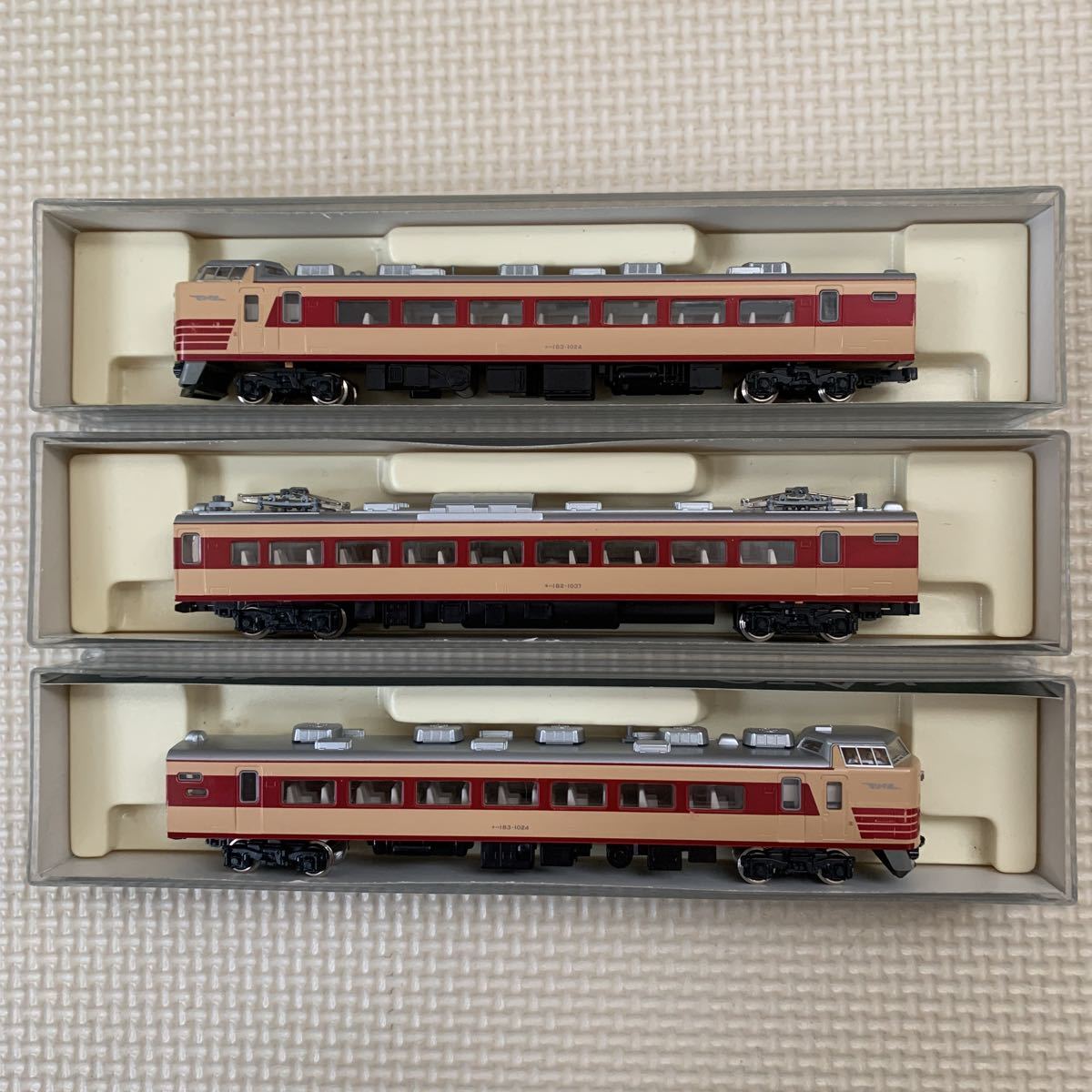 KATO 183系1000番台 Nゲージ 直流特急形電車 | 10-160 ⁄ 10-