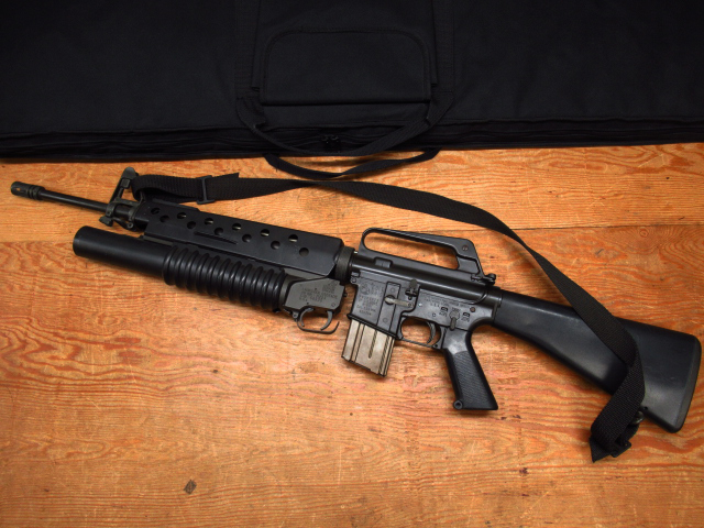 MGC SPG COLT コルト AR-15 M16A1 CAL.5.56MM/M203 ランチャー 40MM モデルガン プラスチック製 ソフトライフルケース付き 管理B0408BP(モデルガン)｜売買されたオークション情報、yahooの商品情報をアーカ モデルガン