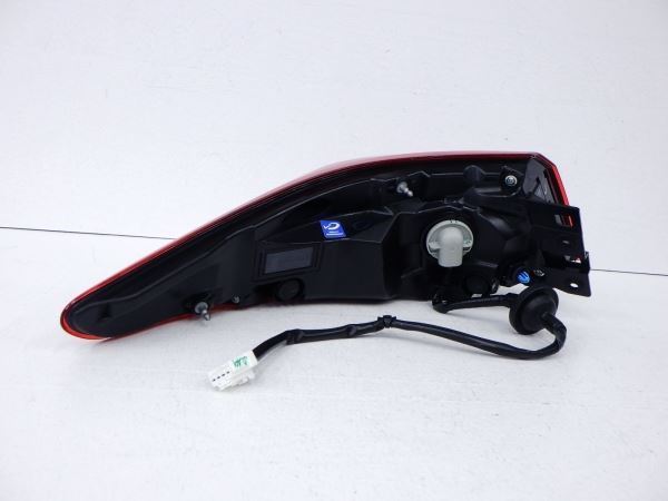 T81661♪ スカイライン/スカイラインハイブリッド V37 後期 右テールランプ STANLEY W5151 ハイブリッド 日産 ＧＴ ハイブリッドモデルを廃止 日産『スカイライン（SKYLINE）』に当社製ハイブリッドFR車用 スカイライン（日産）の価格・スペック