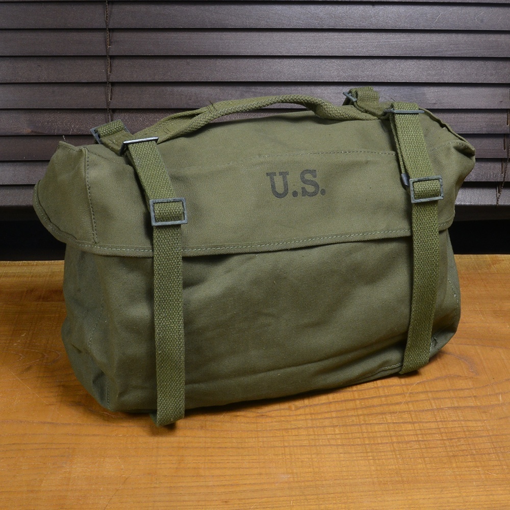アメリカ軍放出品 カーゴバッグ M-1945 帆布 米軍 軍払い下げ品 軍物 used品 ミリタリー サバゲー 米軍放出品 ミリタリーサープラス