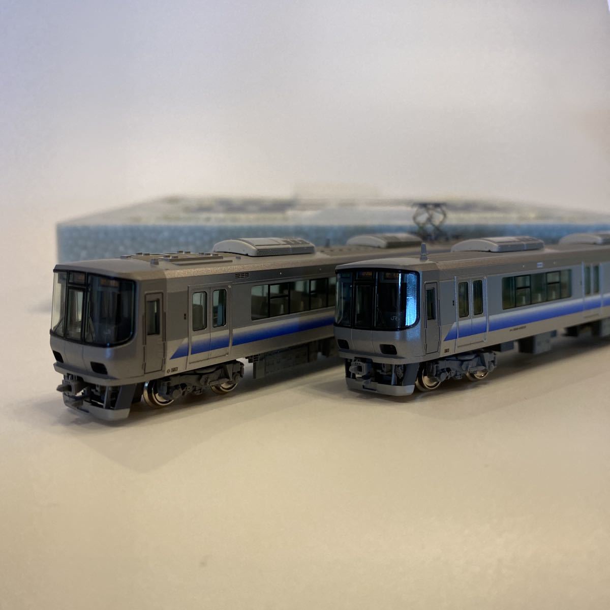 kato(ラウンドハウス) 223系2500番台タイプ 前面ホロなし 223系2500