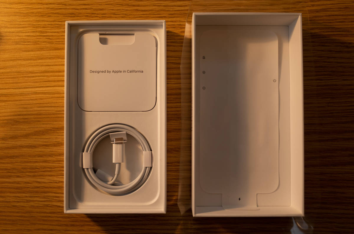 中古 iPhone 12 256GB SIMフリー White ホワイト simロック解除 本体