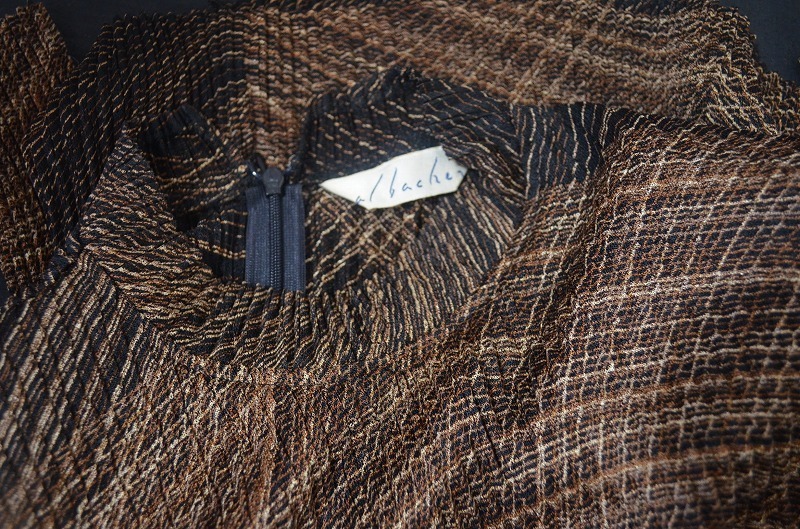 Aibachez アルバッシュ プリーツ素材幾何学模様長袖カットソー 日本製 ブラウン系 9 カットソー 売買されたオークション情報 Yahooの商品情報をアーカイブ公開 オークファン Aucfan Com