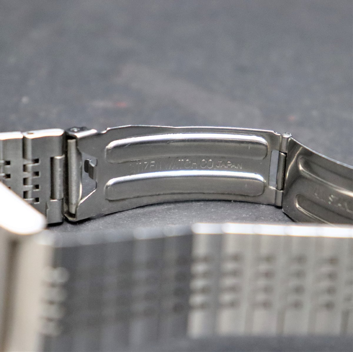 ジャンク品 セイコー キングクォーツ 4823-8010 不動品 2436