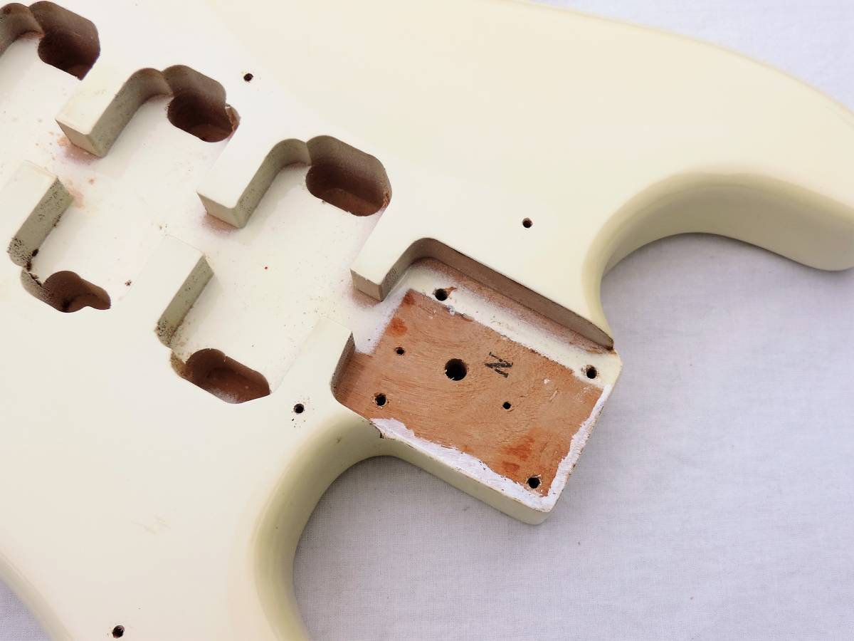 FERNANDES フェルナンデス ストラト型ボディ FRT＆ブリッジロック