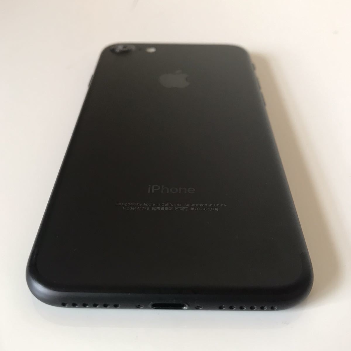 iPhone 7 black 32GB / MNCE2J/A 状態 : 無傷 バッテリー85% レンズ
