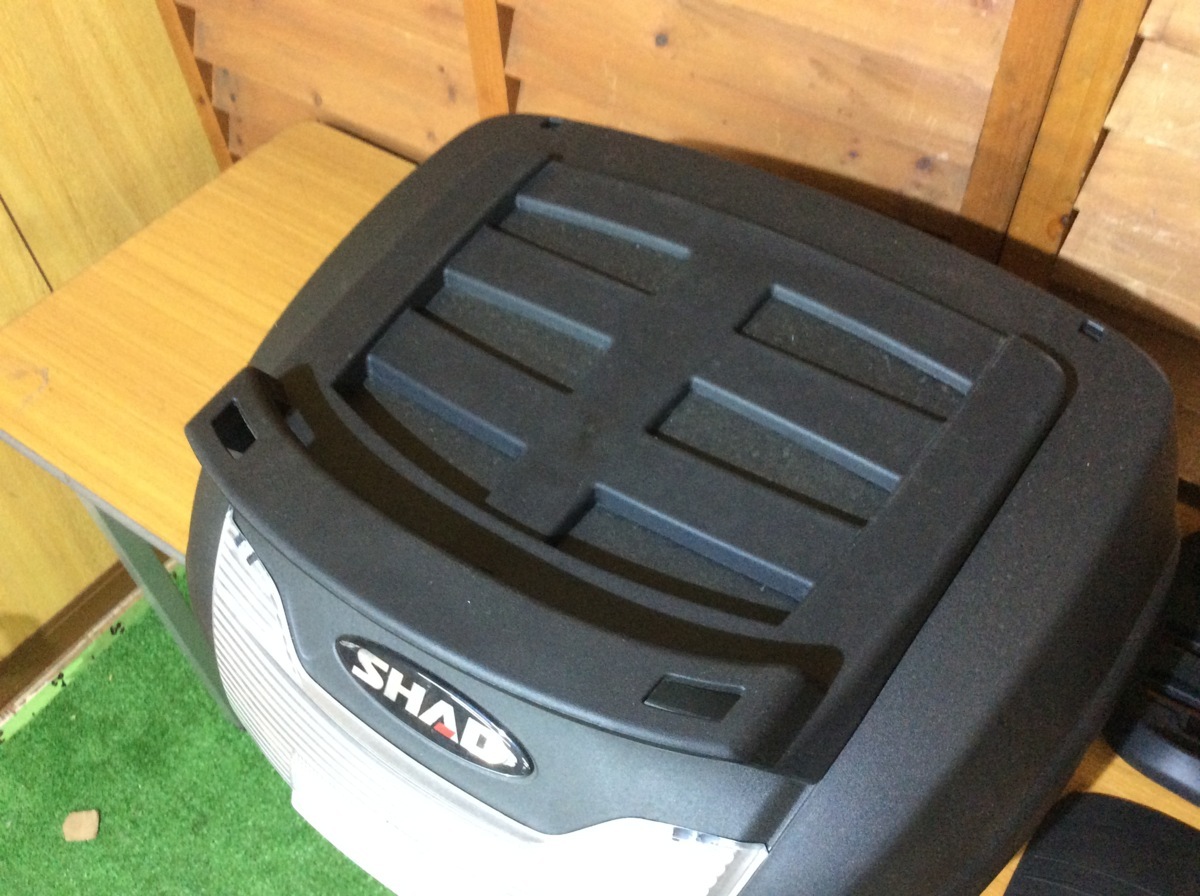 SH40 トップケース SHAD CARGO | 無塗装ブラック リアボックス 