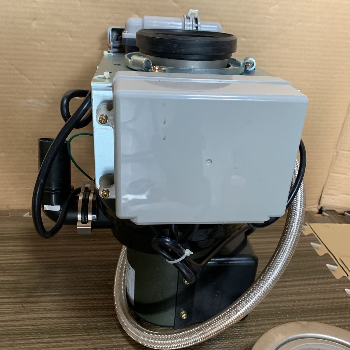 あ-3257）TOTO ディスポーザー 中古現状品 写真のみ | ディスポーザー修理・交換事例 TOTO 自宅のディスポーザーをＤＩＹで交換しました。 TOTO製品メンテナンス(故障・修理)｜ディスポーザーは日本エスコ 世界に広がるTOTOのアフターサービス――ウォシュレットから始まる45年間