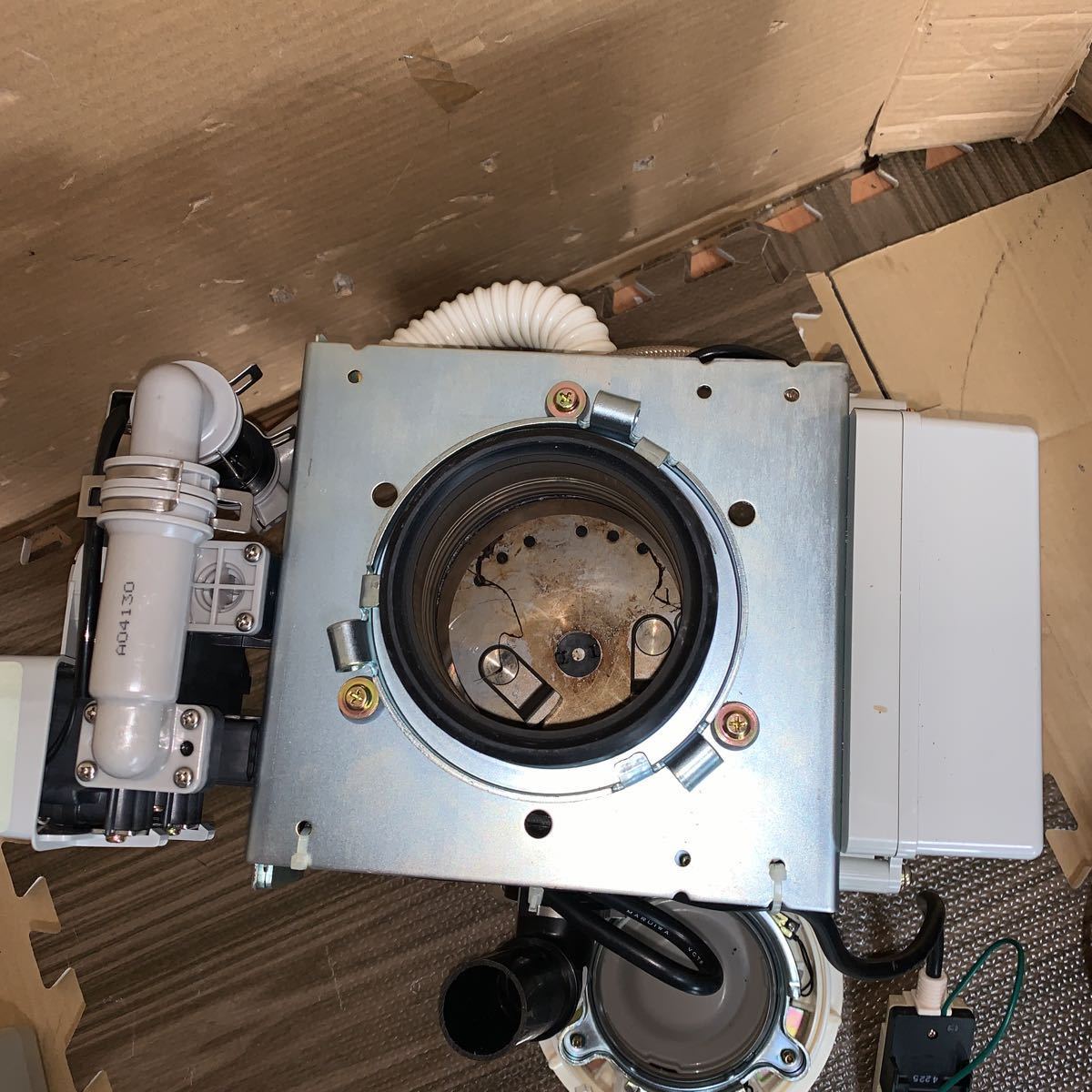 あ-3257）TOTO ディスポーザー 中古現状品 写真のみ | ディスポーザー修理・交換事例 TOTO 自宅のディスポーザーをＤＩＹで交換しました。 TOTO製品メンテナンス(故障・修理)｜ディスポーザーは日本エスコ 世界に広がるTOTOのアフターサービス――ウォシュレットから始まる45年間
