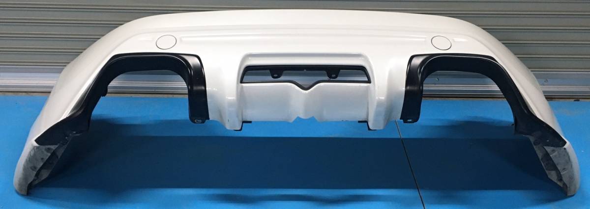中古品】 トヨタ 86 ZN6 前期 純正 リアバンパー 37J サテンホワイト 