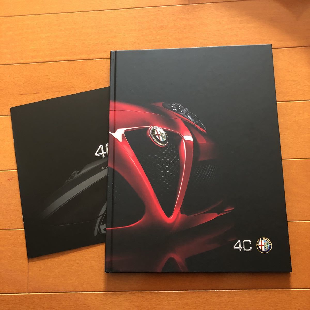 4C アルファロメオ アルファ | ロメオ Alfa - カタログGet！！｜Rosso 