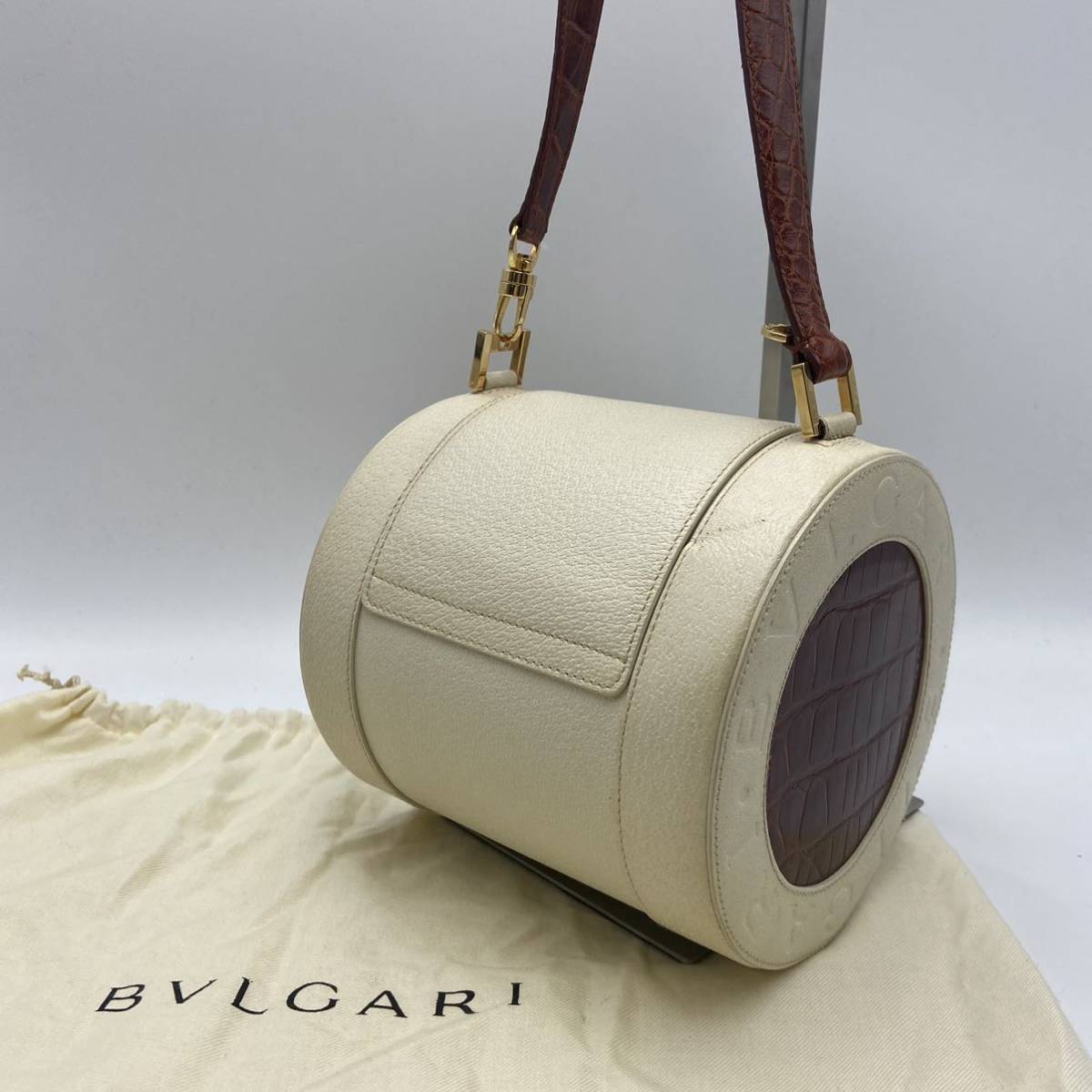 1円《幻の一品》定価13万 ブルガリ BVLGARI ビーゼロワン ハンドバッグ 