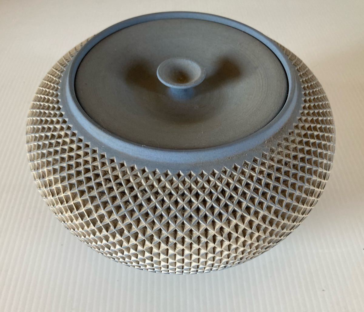 秩父椿森窯 大田　至　作 陶器 花瓶 秩父椿森窯 大田至 作 押文 蓋つき容器 水指 水差し 花生 花瓶