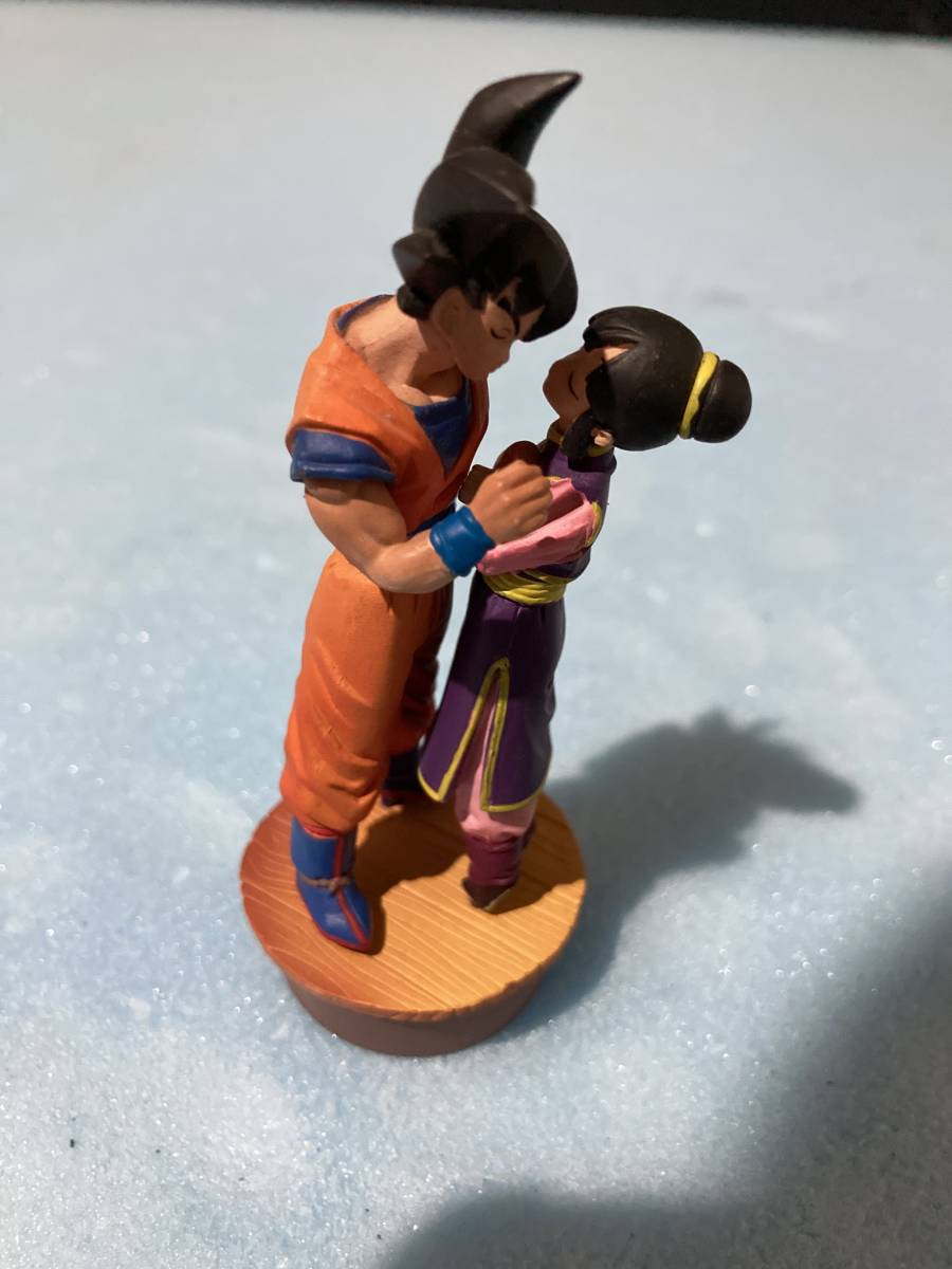 ○ドラゴンボール カプセル 悟空＆チチ 誓いのキス