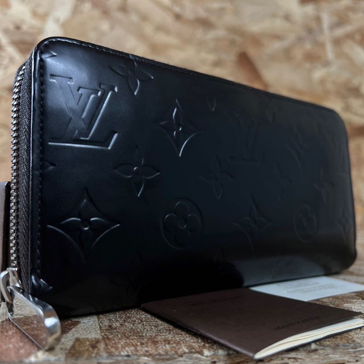 ルイヴィトン 1円★美品★ 黒 ジッピーウォレット ラウンドファスナー　財布 モノグラム 男女 ビトン ヴェルニ　CA0146 マットブラック ルイヴィトン ジッピーウォレット VUITTON 型押し牛革 ノワール ブラック×パープル