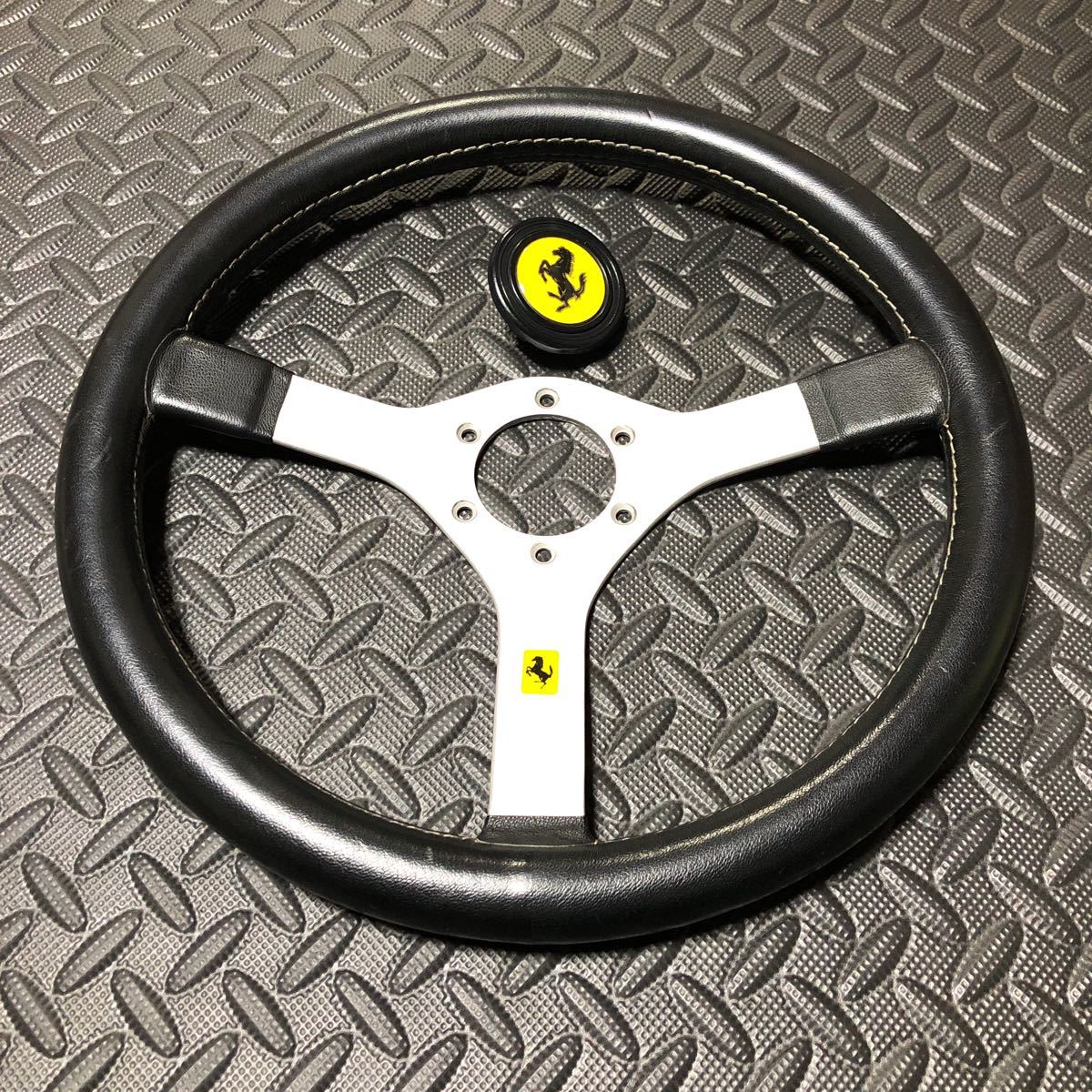 当時物 レザー ステアリング フェラーリマーク ホーンボタン ホワイト