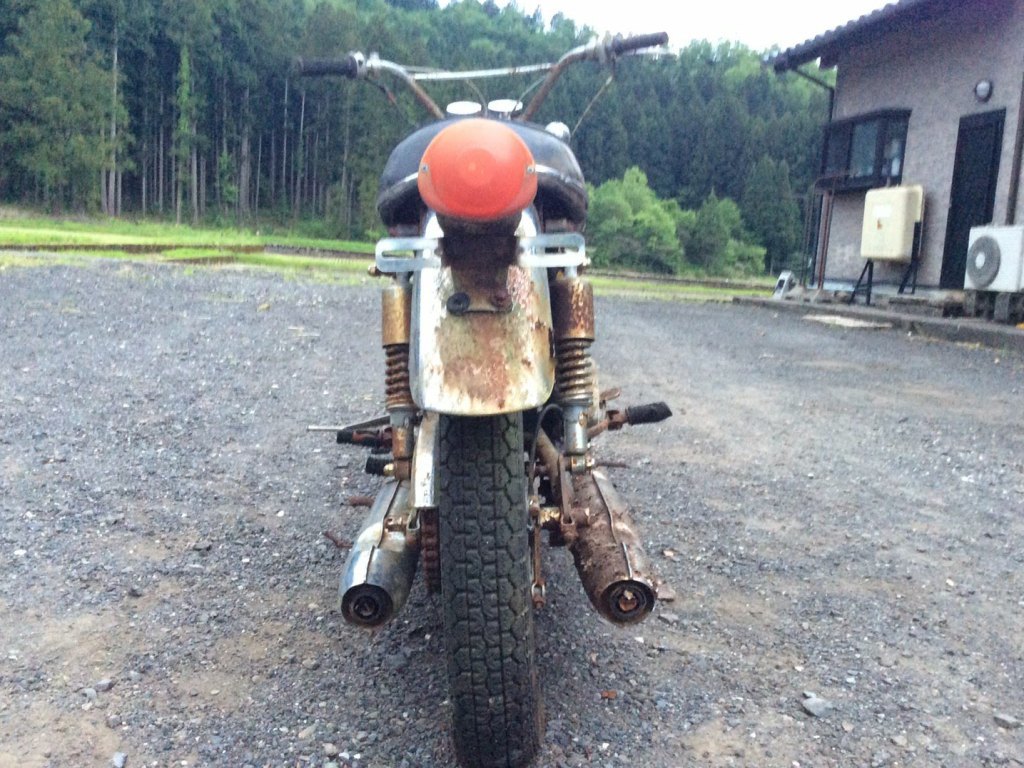 希少★スズキT500★部品取り 書類なし★旧車 スズキスポーツT500書類無 キック 即決！旧車！絶版車！２スト オートバイ T500エンジン 車検付きで実働ですがレストアベース車として