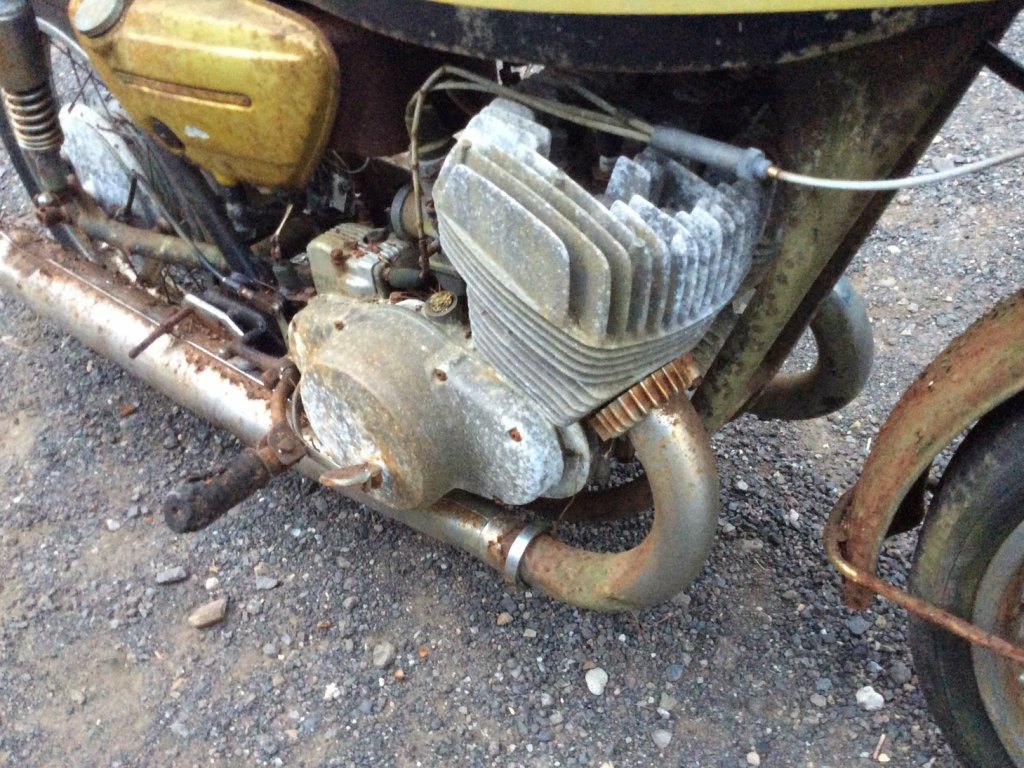 希少★スズキT500★部品取り 書類なし★旧車 スズキスポーツT500書類無 キック 即決！旧車！絶版車！２スト オートバイ T500エンジン 車検付きで実働ですがレストアベース車として
