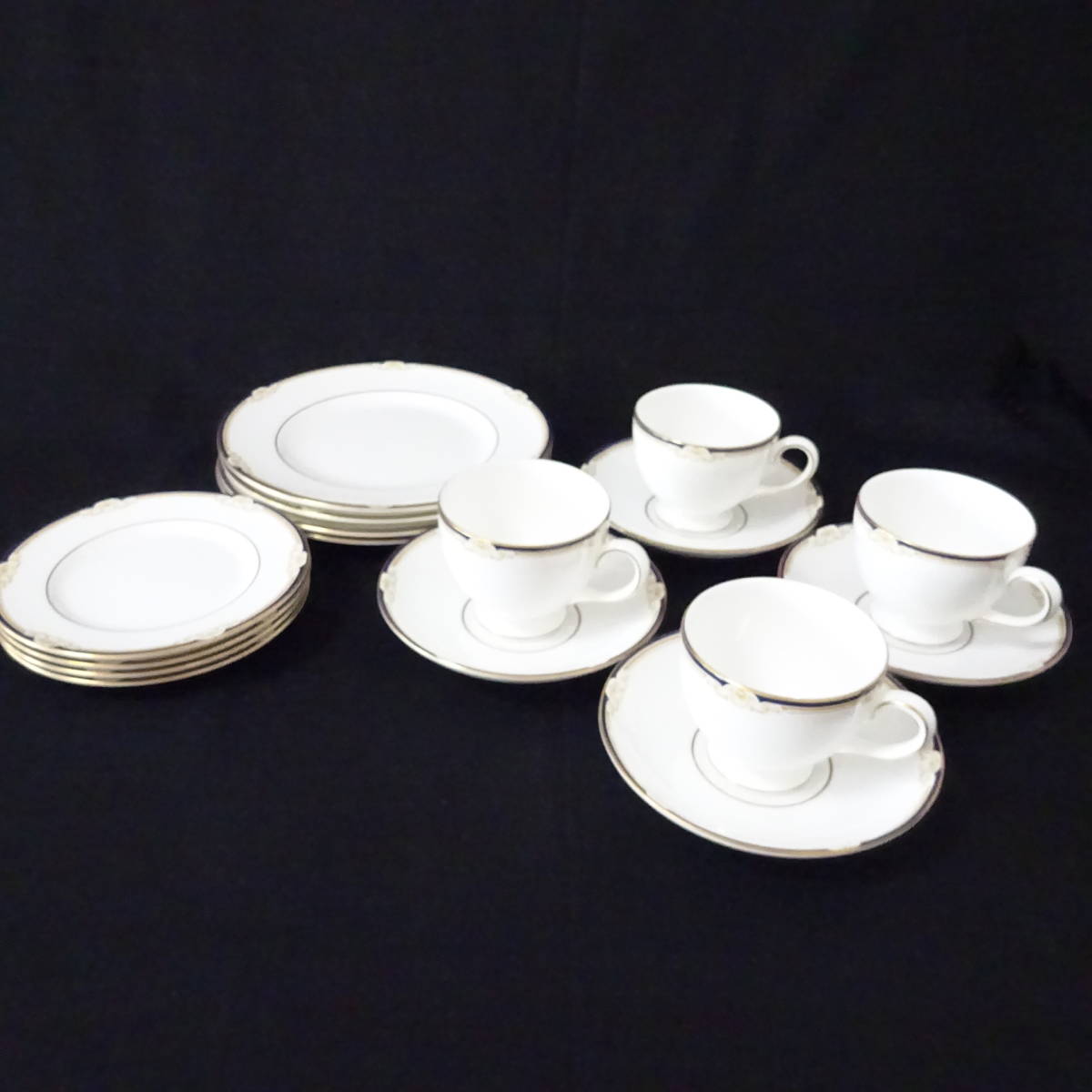  1355991-175 ウエッジウッド キャベンディッシュ カップ＆ソーサー4客 プレートまとめセット 食器 100サイズ発送同梱不可(ウェッジウッド)｜売買されたオークション情報、yahooの商品情報をアー ウェッジウッド