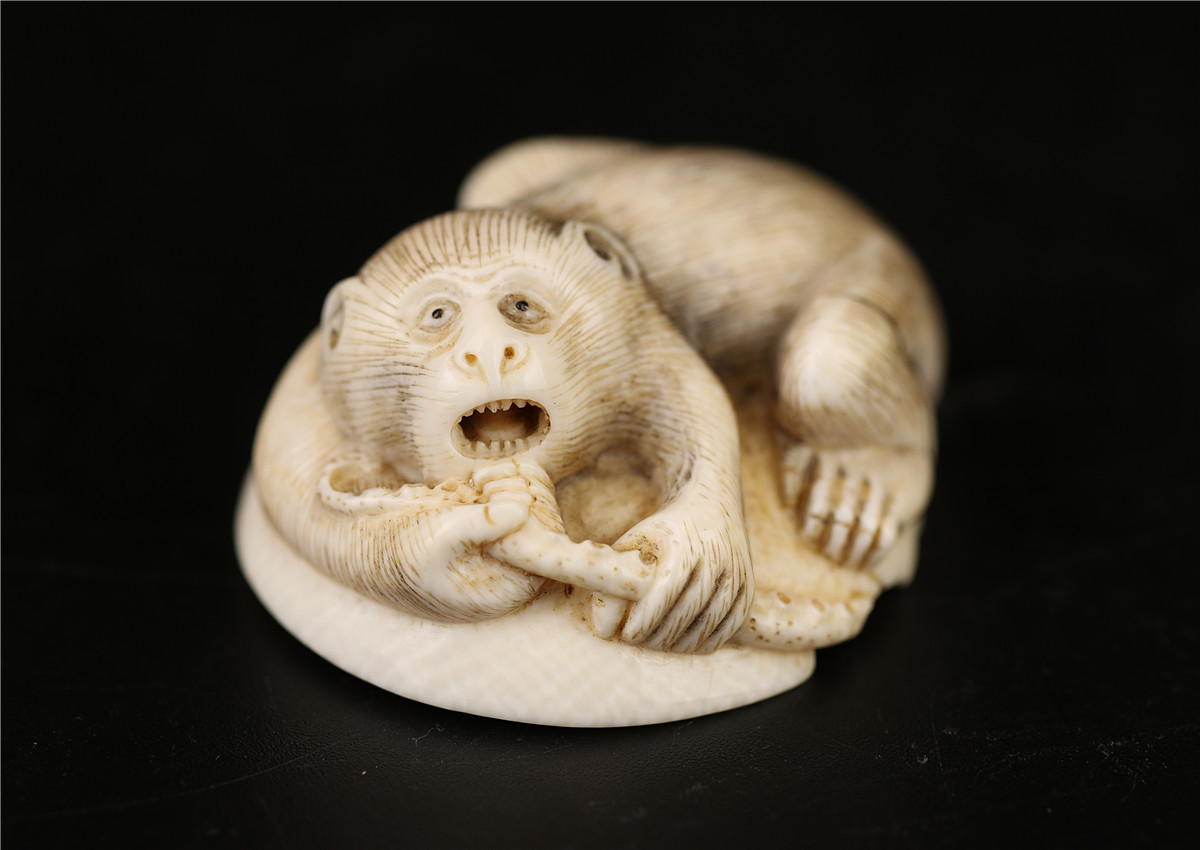 Y0179 時代 【友一 刻】 マンモス 蛸猿彫刻 根付 提物／状態いい美品I 