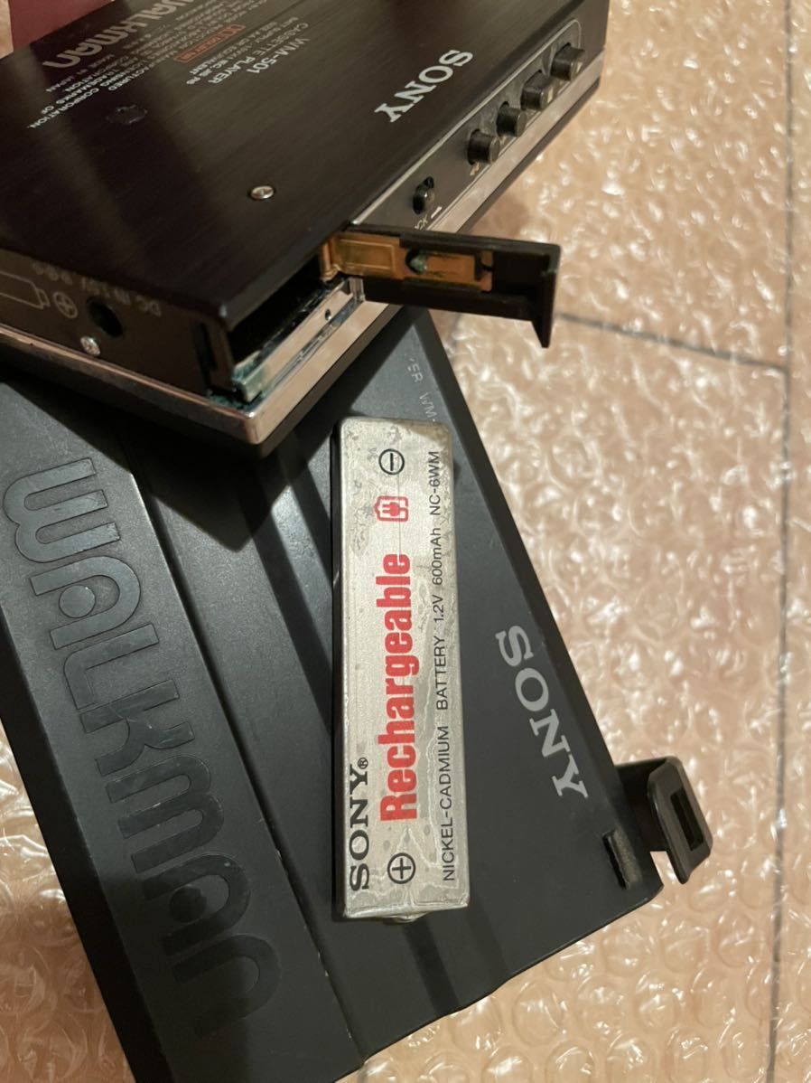 【得価，爆買い】 【ジャンク品】SONY WALKMAN WM-501 カセットプレーヤー 