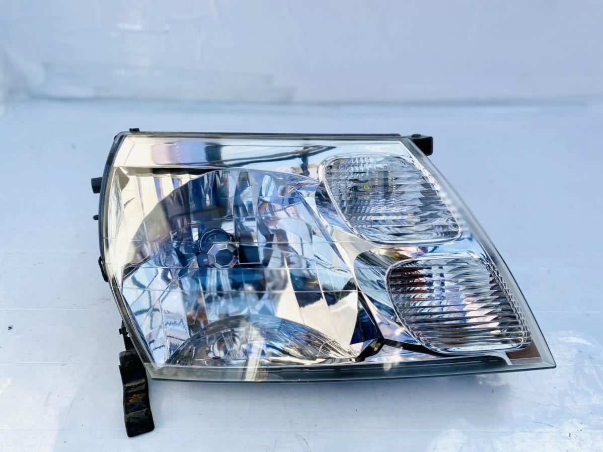 お得，送料無料 CL-22M5A11 HIACE グランドハイエース 純正 ヘッドライト 右 グランビア ICHIKOH 26-96(ヘッドライト)｜売買されたオークション情報、yahooの商品情報をアーカイブ公開 - オークファン トヨタ用