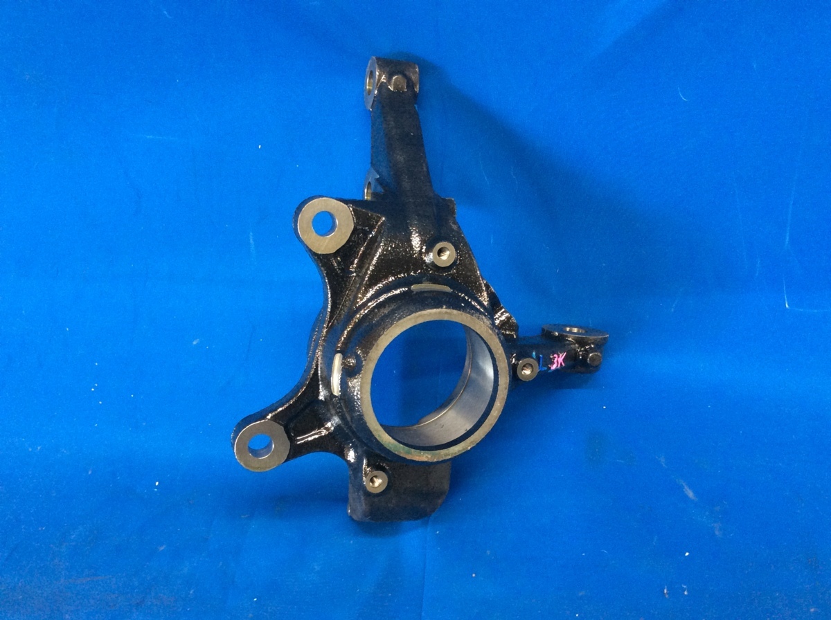 トヨタ ヴィッツ NCP15 フロント左ナックルハブ 43212-52030 4WD 未使用品 [G-9359]