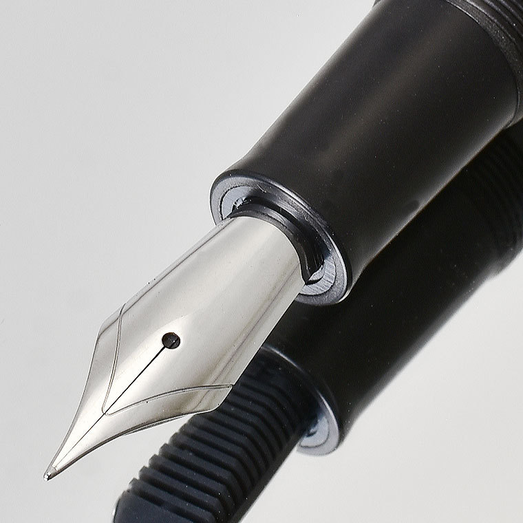 EBONITE Pen 万年筆 | NIKKO WANCHER 誠エボナイト Ranga Posts Dream