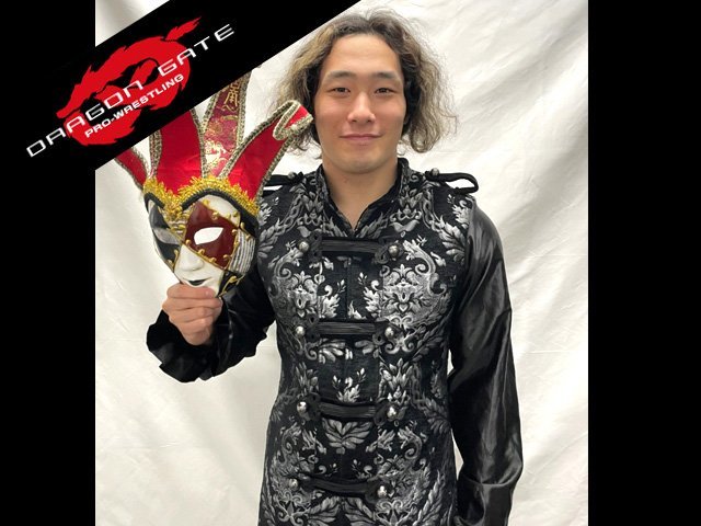 ドラゴンゲート☆箕浦康太選手愛用☆『MASQUERADE入場ガウン＆仮面