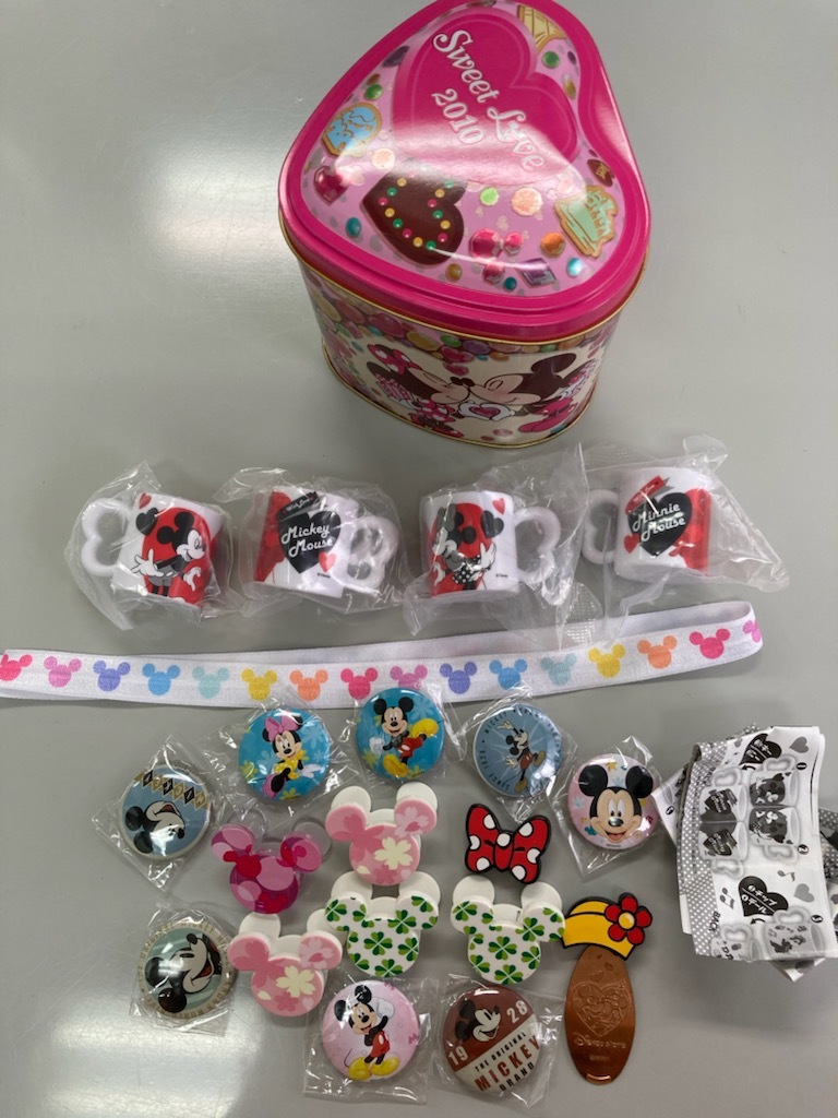 大量 ディズニー ミッキーマウス 22点 マグネット付 クリップ 缶 缶バッチ グログランリボン ミニチュア コップ ガチャ 激安 ミッキーマウス 売買されたオークション情報 Yahooの商品情報をアーカイブ公開 オークファン Aucfan Com