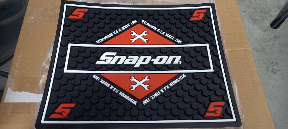 人気セール，低価 Snap-on スナップオン PVC製 ラバー マット(自動車関連グッズ)｜売買されたオークション情報、yahooの商品情報をアーカイブ公開 - オークファン その他