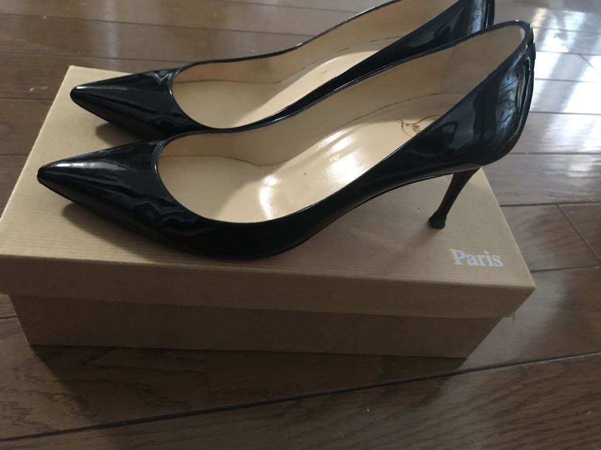 クリスチャンルブタン エナメルパンプス 35.5 難あり(35.5)｜売買され