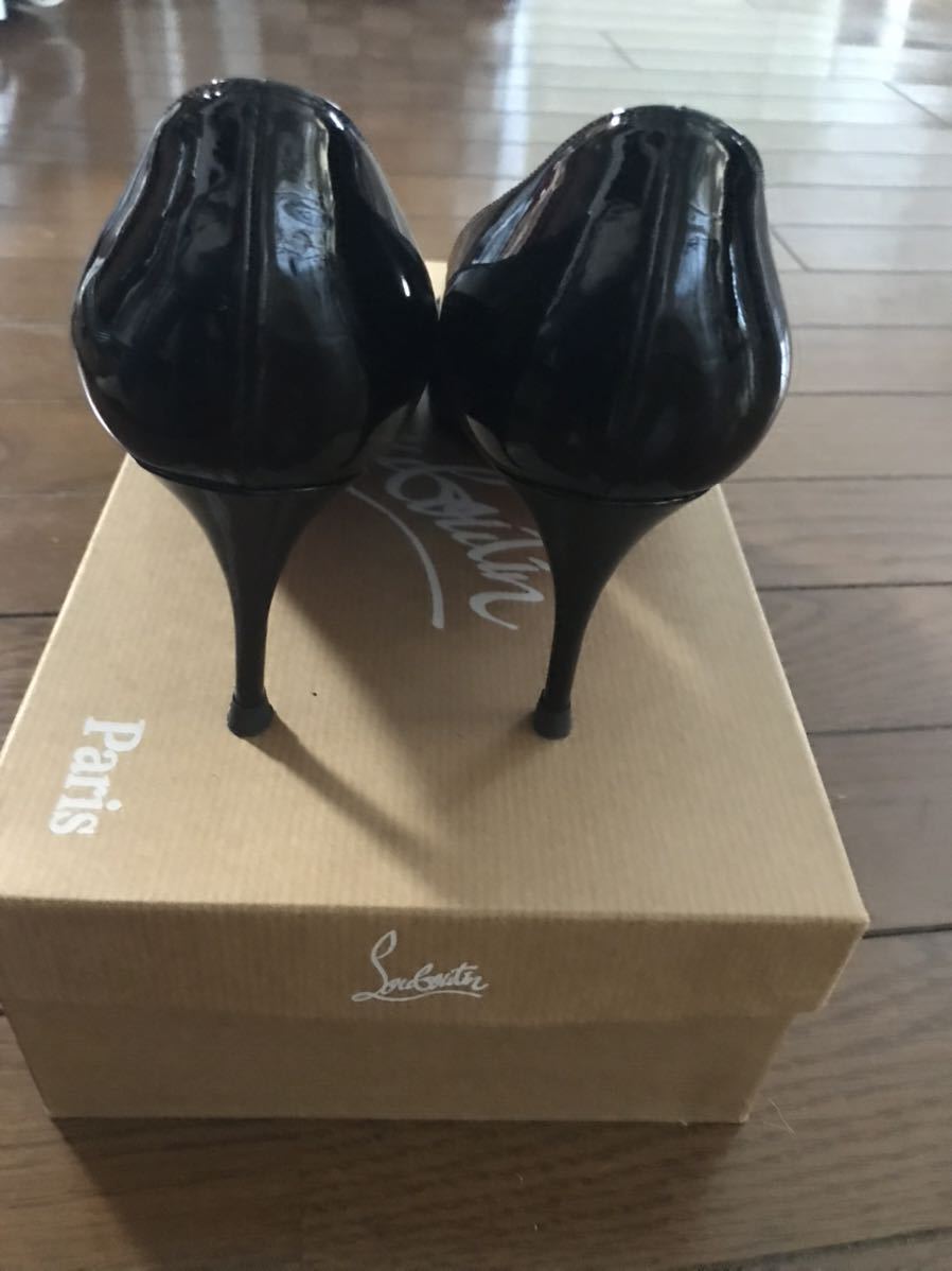 クリスチャンルブタン エナメルパンプス 35.5 難あり(35.5)｜売買され