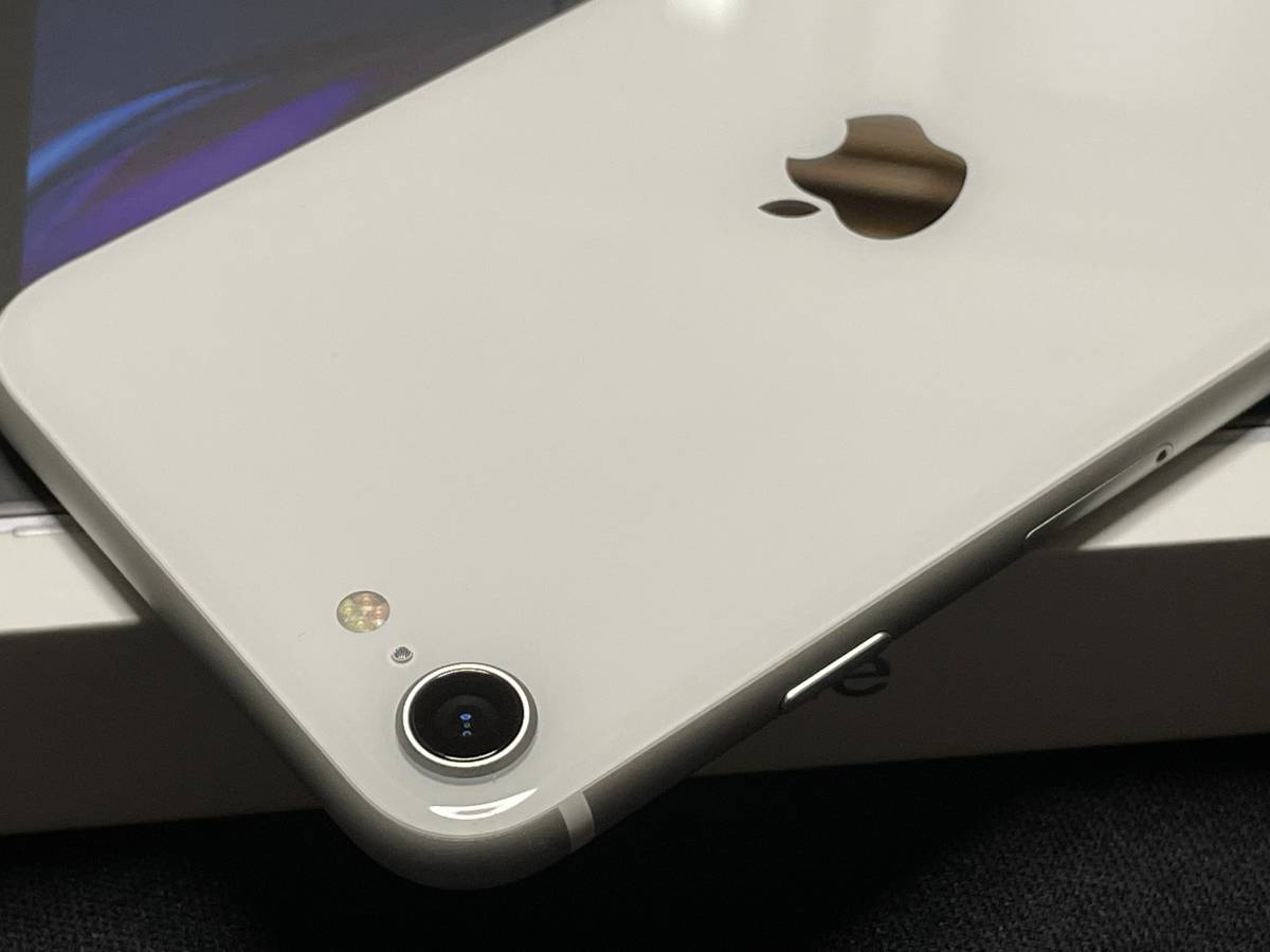 美品】iPhone SE2 第2世代 64GB SIMロック解除済 白 ホワイト SIM