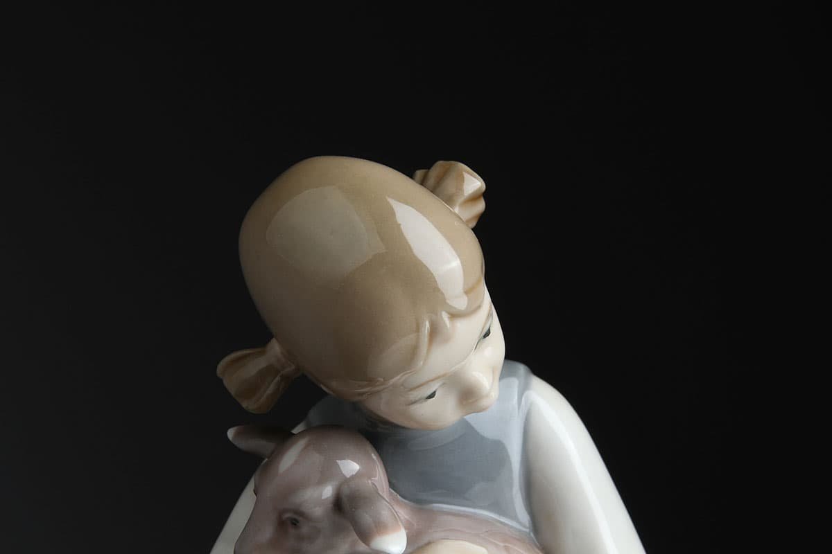 EC076 【Lladro（Lladr）/LLADRO】リヤドロ「子羊を抱く少女」高21.5cm