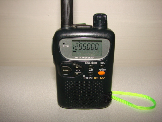 ICOM IC-T7ss 144MHz/430MHz　エアバンド広帯域受信対応 ICOM 144/430MH帯&広帯域受信機能 ICーQ7 無線機 ！取説付き！希少