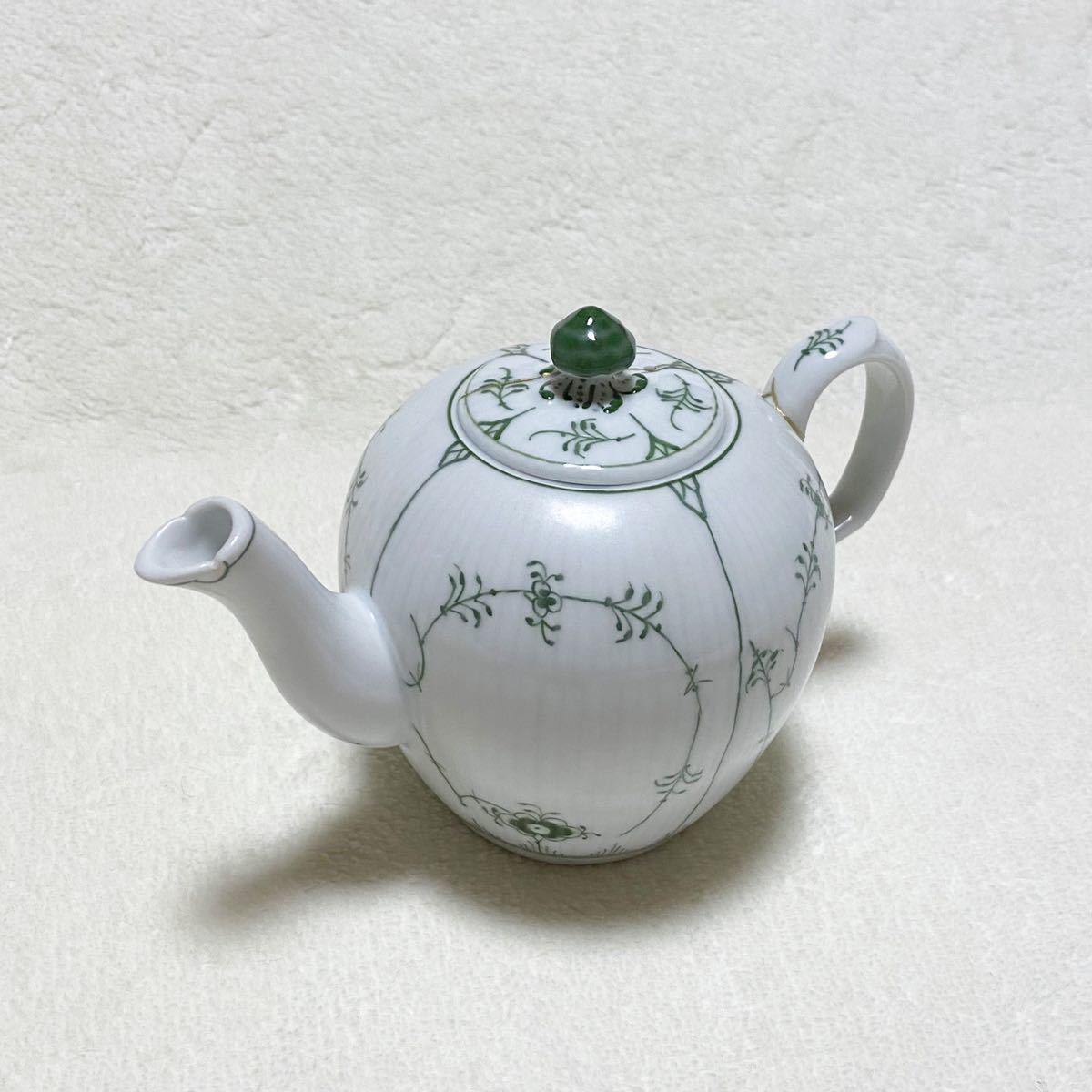 ■訳あり■ ロイヤルコペンハーゲン ROYAL COPENHAGEN グリーン フルーテッド プレイン ミニ ティーポット 350ml 金継ぎ_10