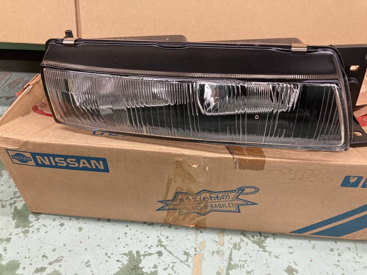 シルビアS13・ヘッドライト・ニッサン純正・左右・左L側割れ有り・中古品