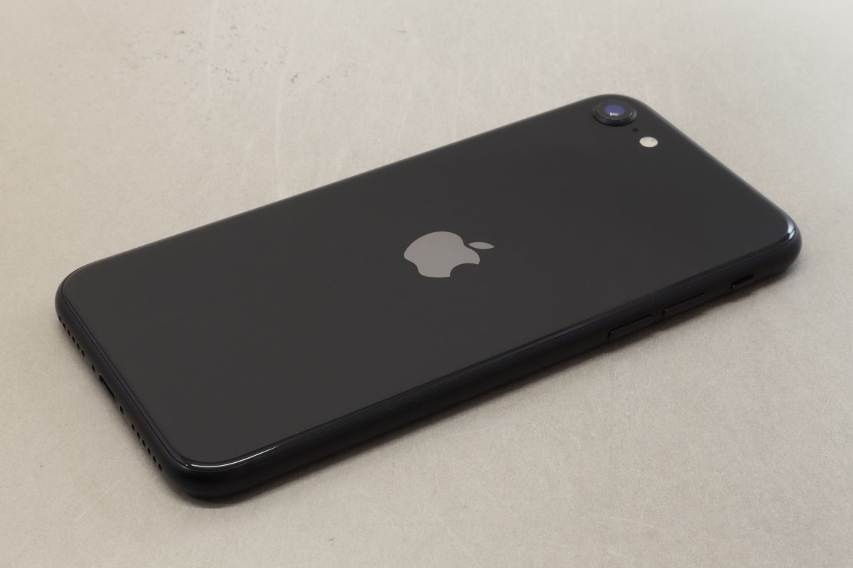 Apple iPhoneSE 64GB Black (第2世代) A2296 3G356J/A バッテリ100%■ソフトバンク★Joshin4233【1円開始・送料無料】 64GB iPhone Apple 64G バッテリ79% 第二世代