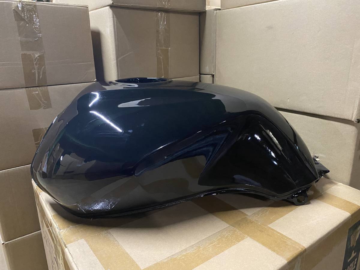 HONDA CB400SF(NC39)タンク 心もとなく