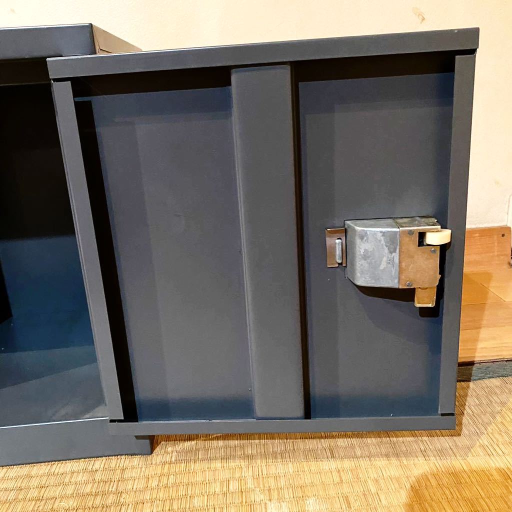 美品 鍵付き ガンロッカー 弾薬 弾丸 シェルスチール 装弾 猟銃グレー