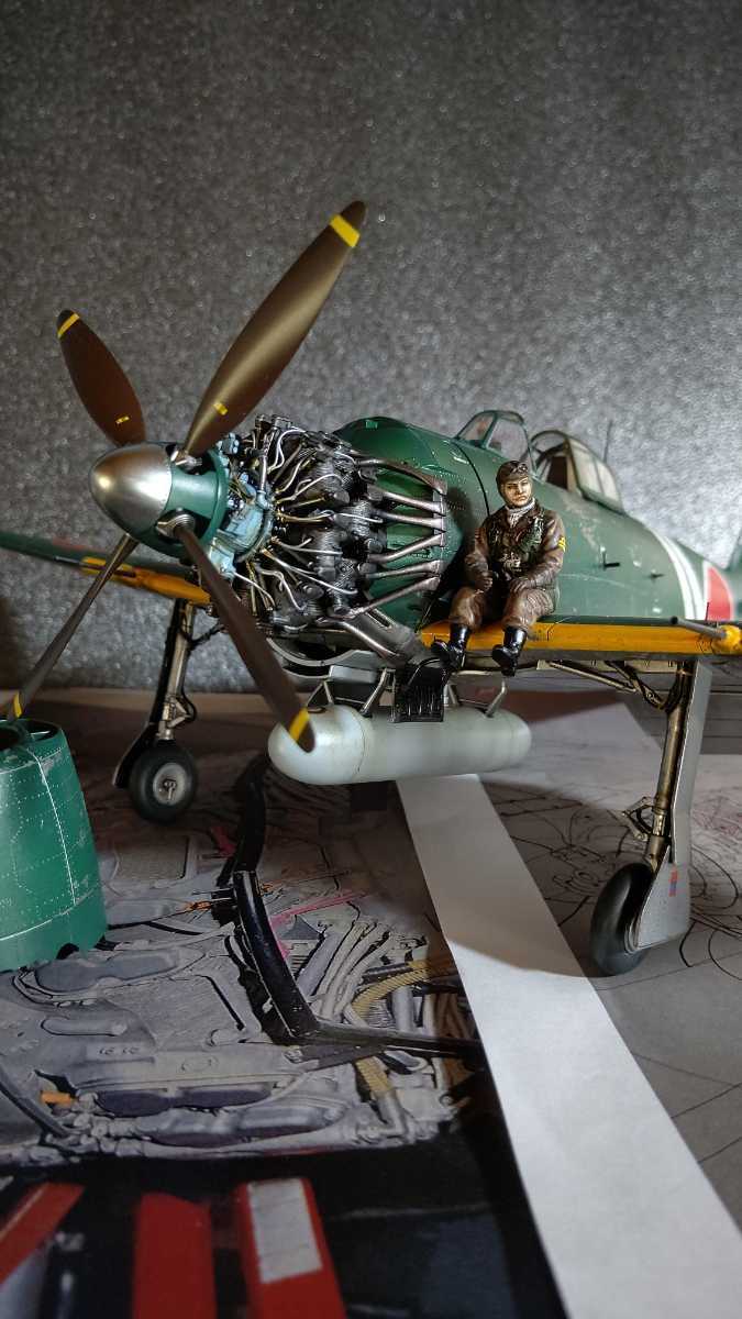 1/32ハセガワ局地戦闘機「紫電改」完成品、台付き 紫電改 局