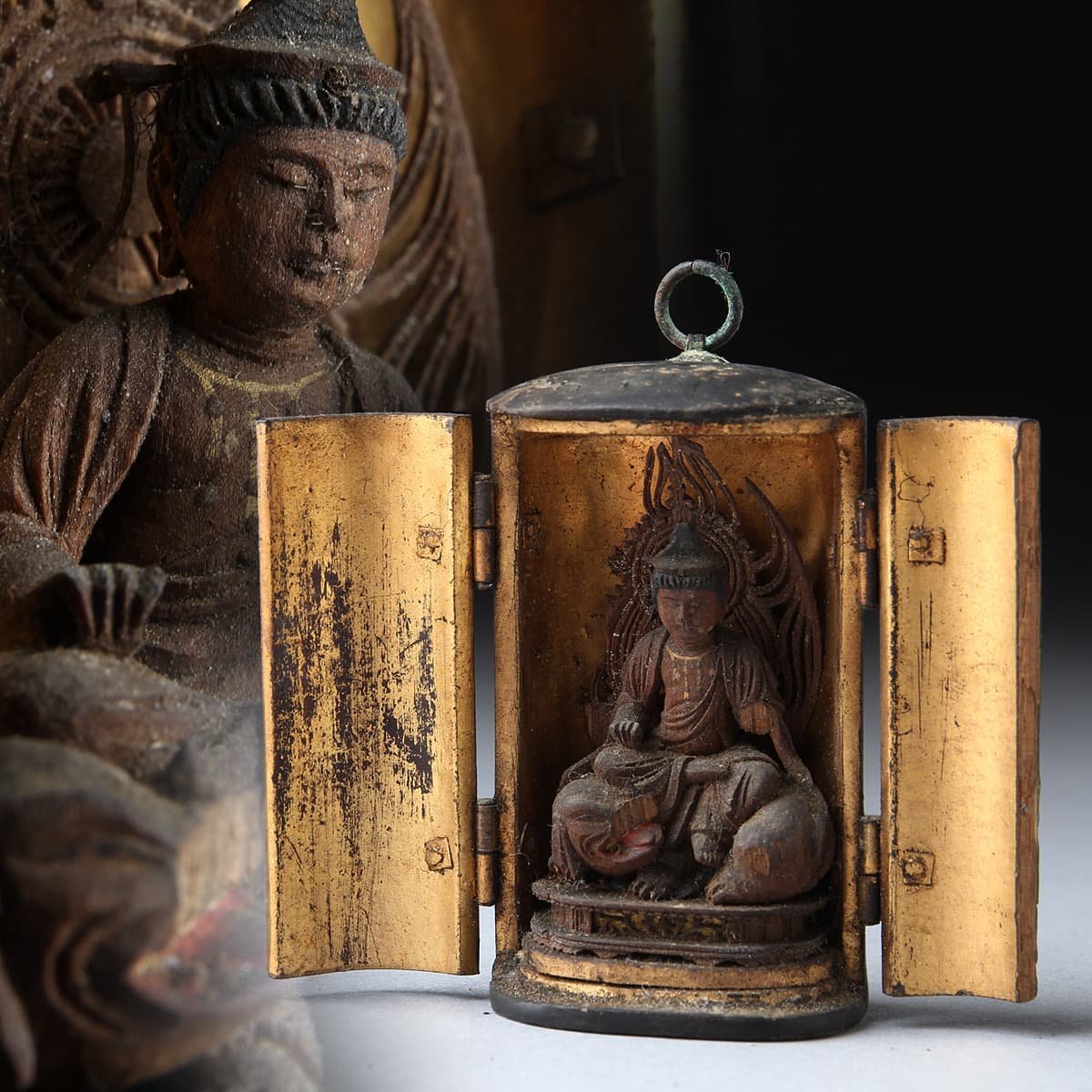 EC834 時代物 小振 黒内漆箔小厨子 細密彫刻 木造普賢菩薩像・木彫普賢