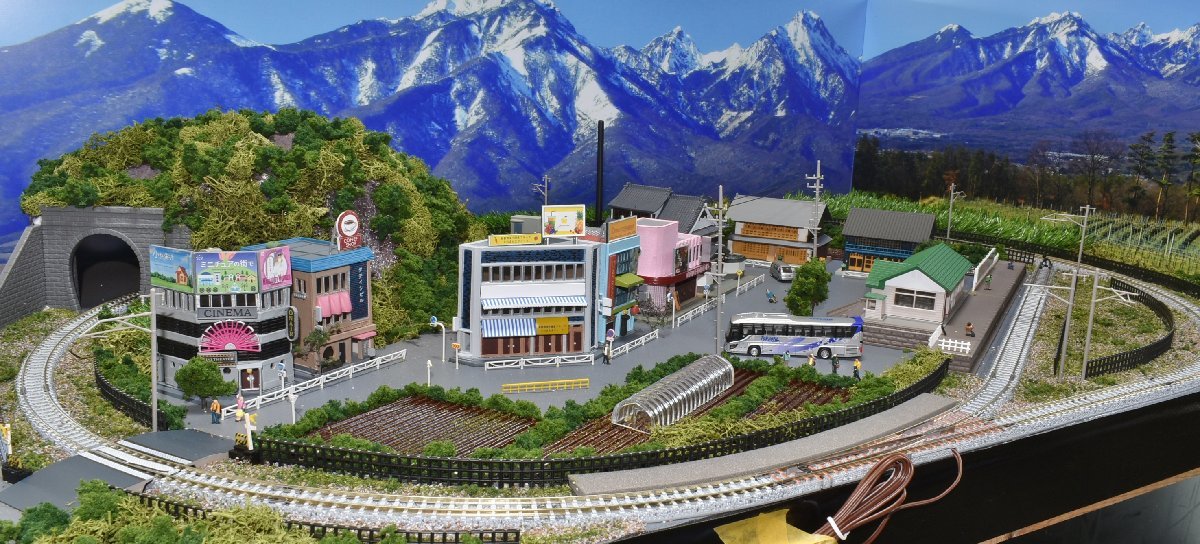 SAZAN 昭和の駅と平成の 安い商品を 単線 Nゲージ鉄道模型ジオラマ