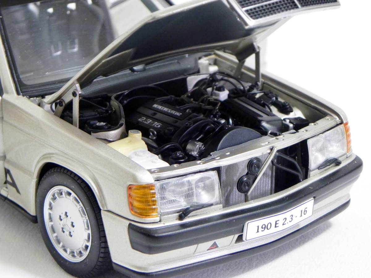 1⁄18 2.3-16 オートアート 190E メルセデスベンツ190E ニュルブルク 