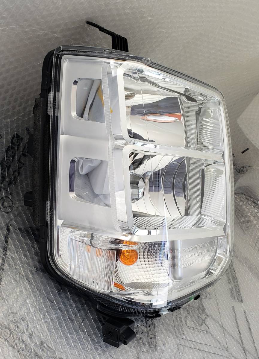 ☆スズキ エブリィ ワゴン ☆ 純正 右ヘッドライト ヘッドランプ