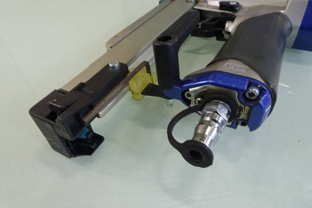 マキタ(Makita) PT352DZK 充電式ピンタッカ 14.4V 本体+ケース Makta 